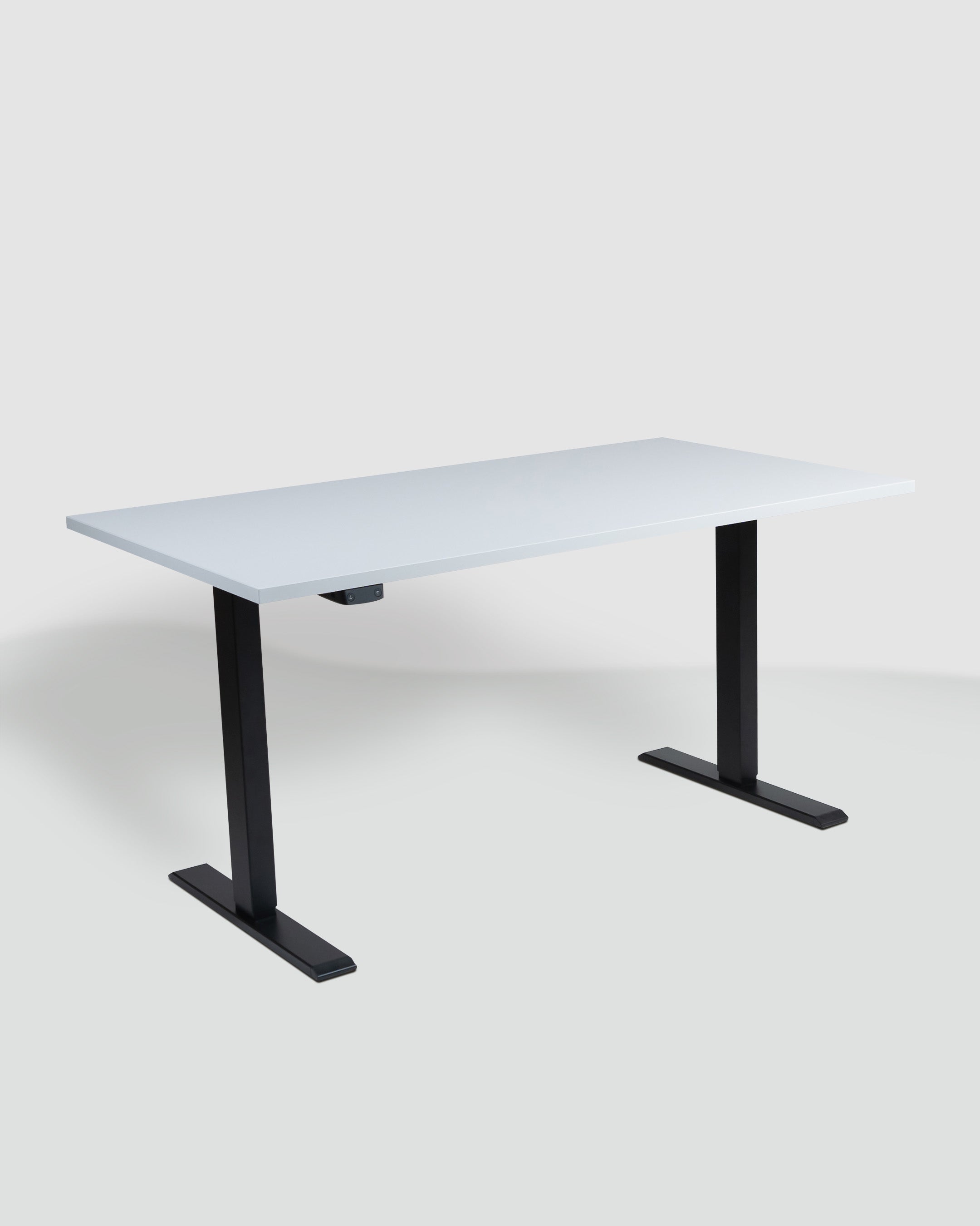 Hvid bordplade og sort stel hæve sænkebord